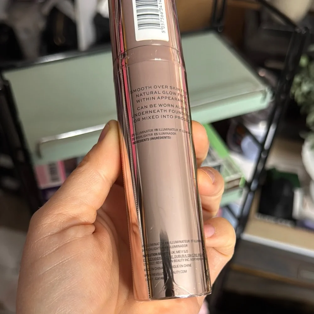 Revolution Illuminate Glow Skin Perfecting Bronzer